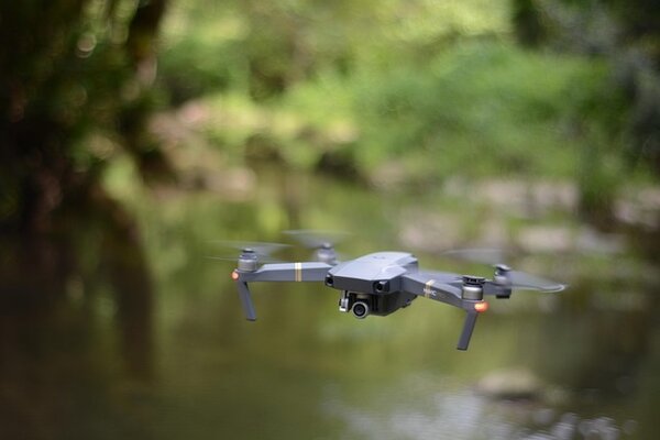 drone-3429569_640